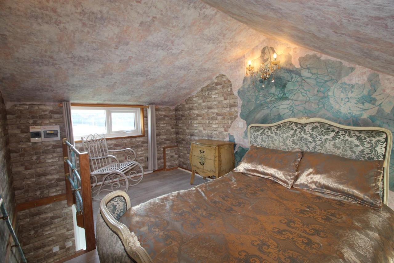 Unique, Loft-Style Apartment With Fantastic Brighton Marina Views Экстерьер фото